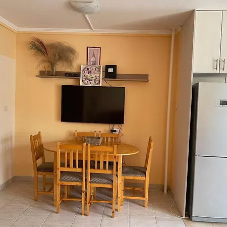 Calm Island Near The Danube - Free Parking Apartment *