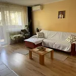 Apartment Calm Island Near The Danube - Free Parking *